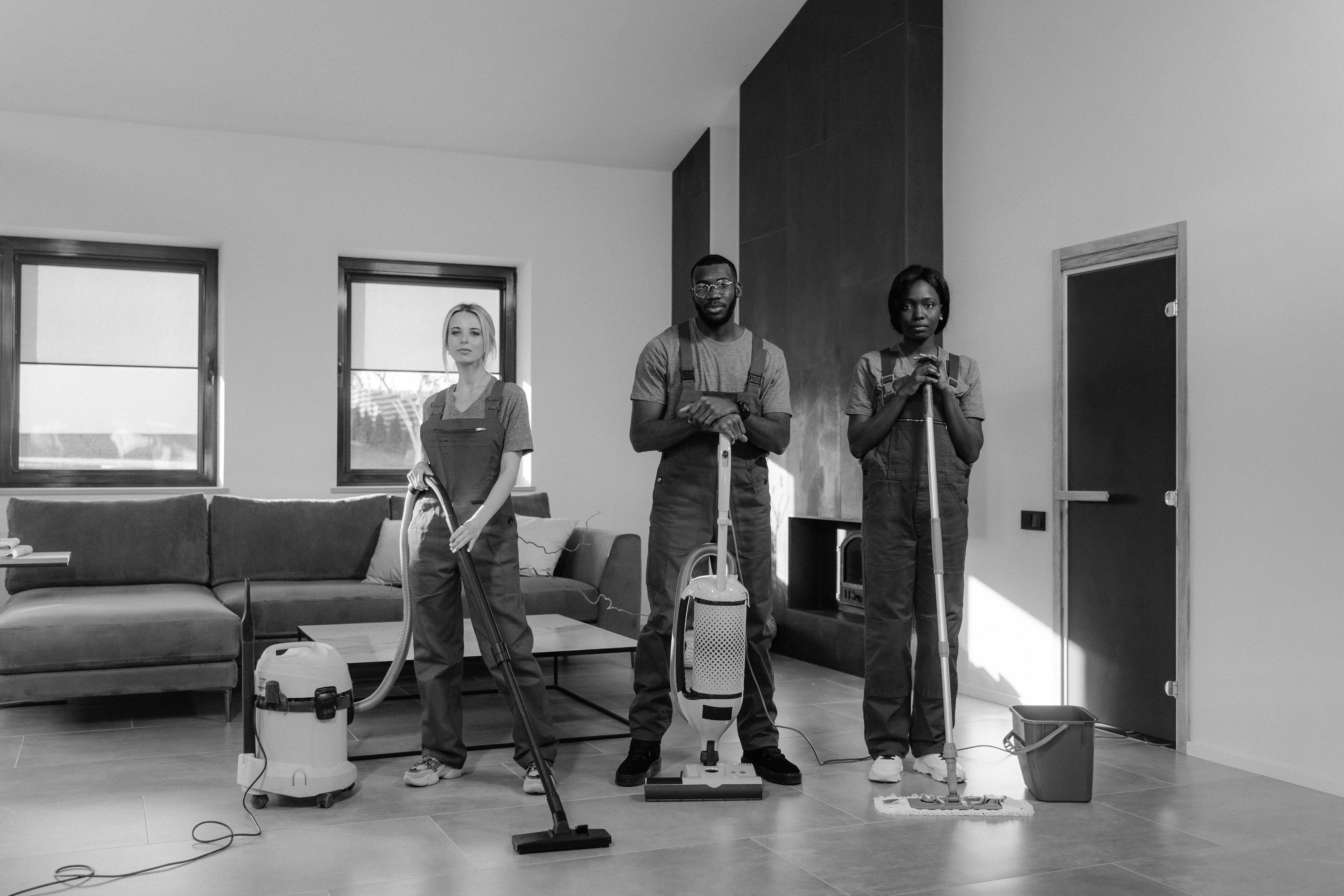 Swiftly Emmaculate cleaning crew in Bellevue, WA